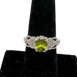 Crystal studded green oval gem jewel elegant ring- size 7.25